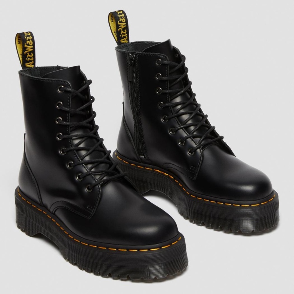 DR. MARTENS JADON 8-EYE BLACK LEATHER PLATFORM BOOTS, SIZE 10W/9M